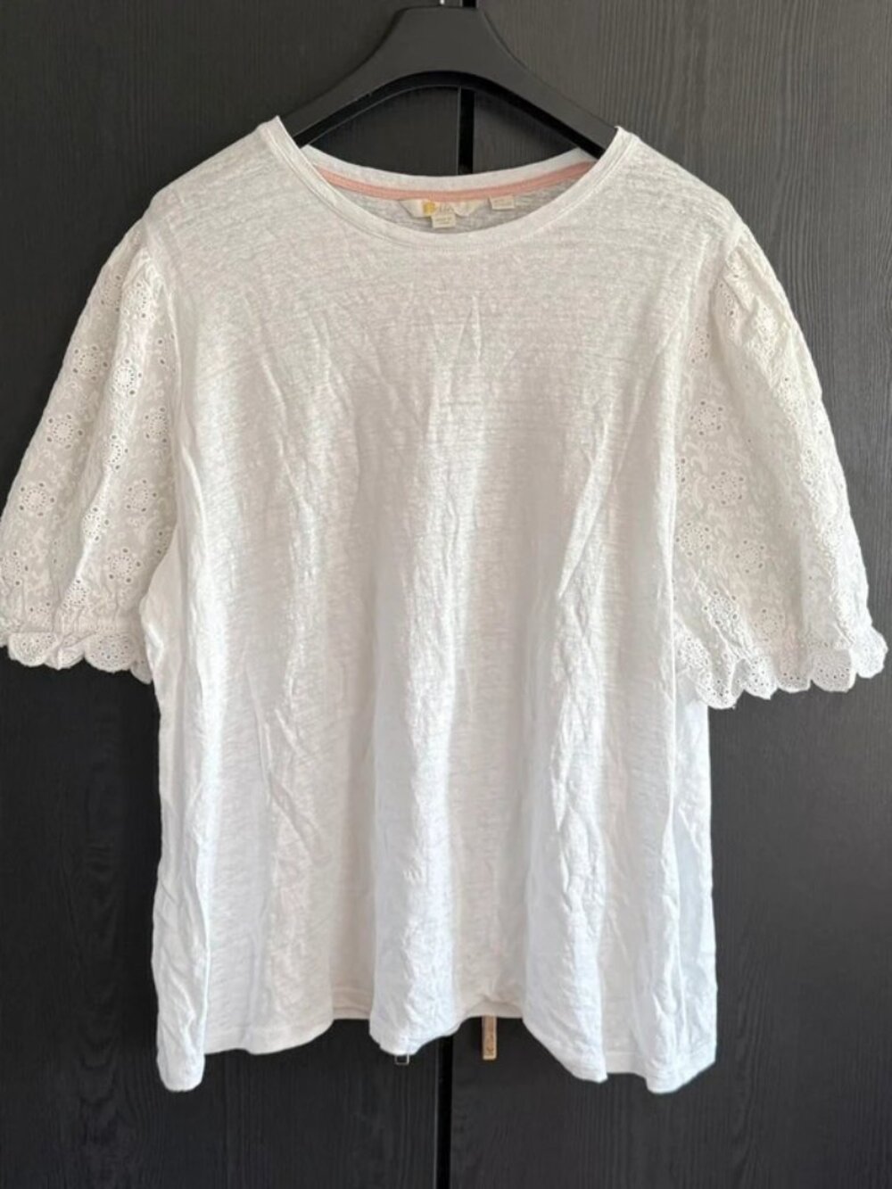 white linen / cotton crochet sleeve top size 22